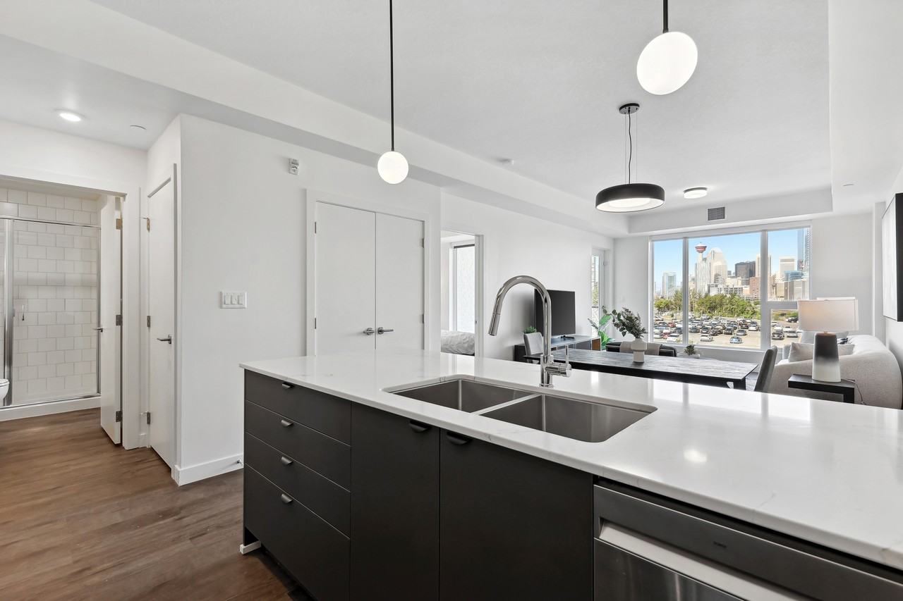 River's Edge - Photo 6 of 50