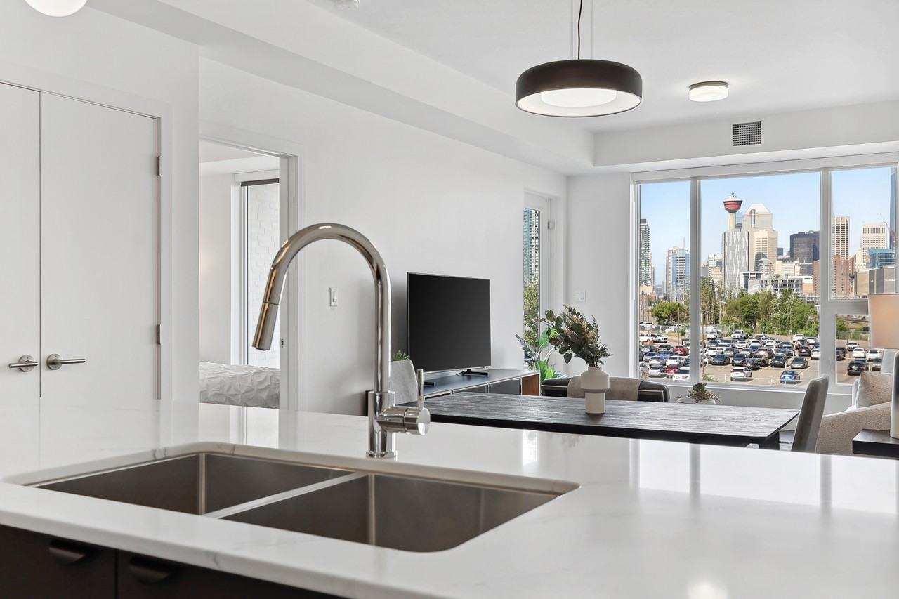 River's Edge - Photo 7 of 50