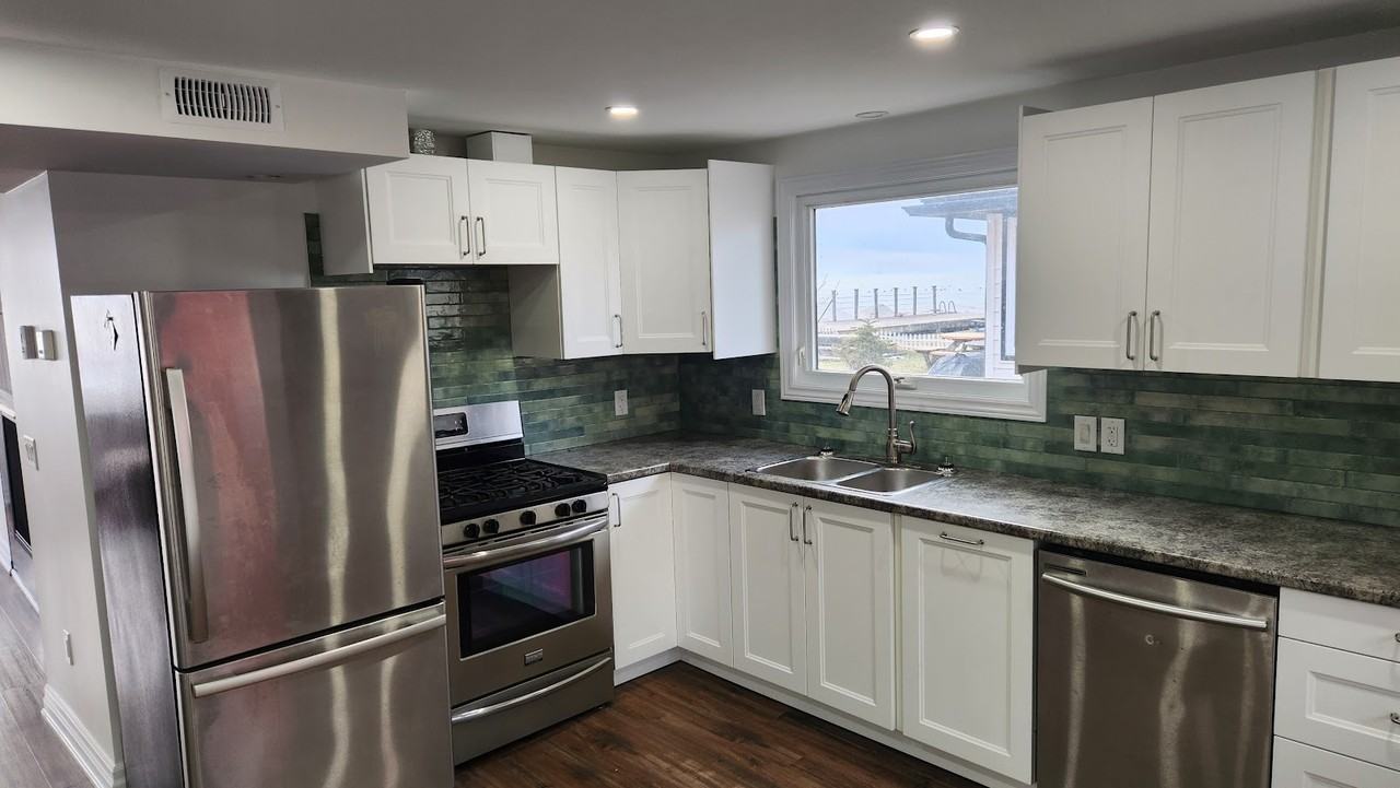 441 Lakeside Drive - Photo 3 of 21