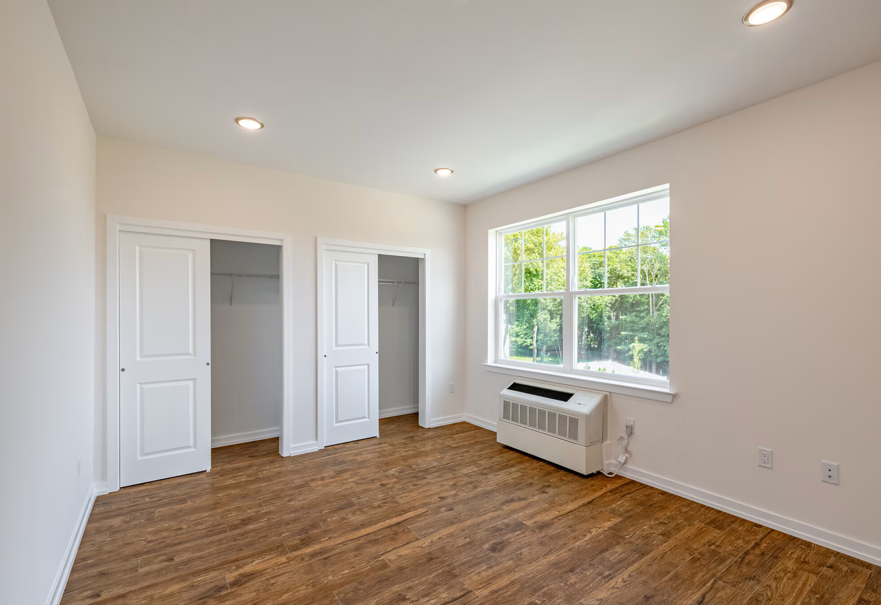 Spring Street Residences - Photo 7 of 12