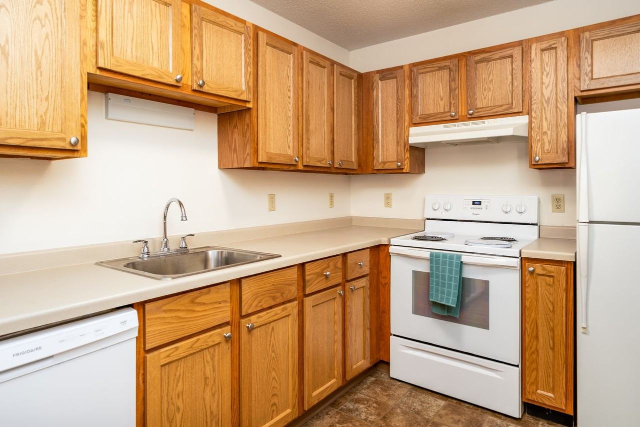 Cottages of Spring Lake Park - Photo 7 of 9