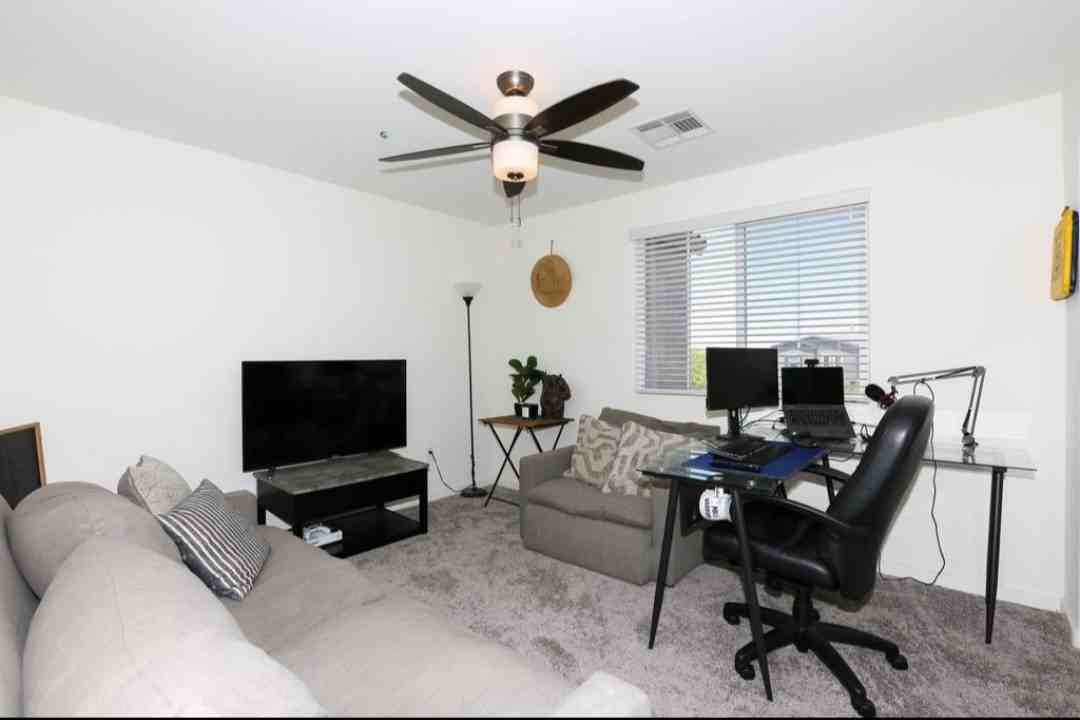 2321 East Huntington Drive - Photo 3 of 15