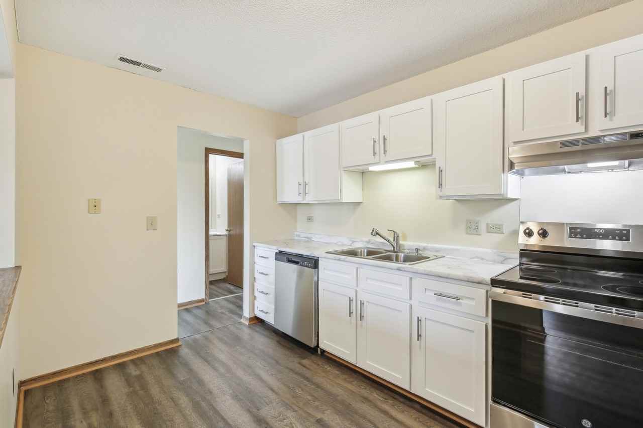 13324 Parkwood Dr #214 - Photo 5 of 35