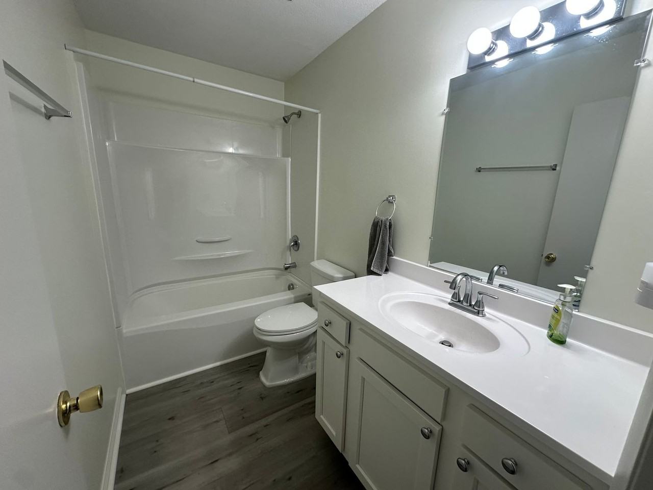 716 Montclair Dr - Photo 6 of 16