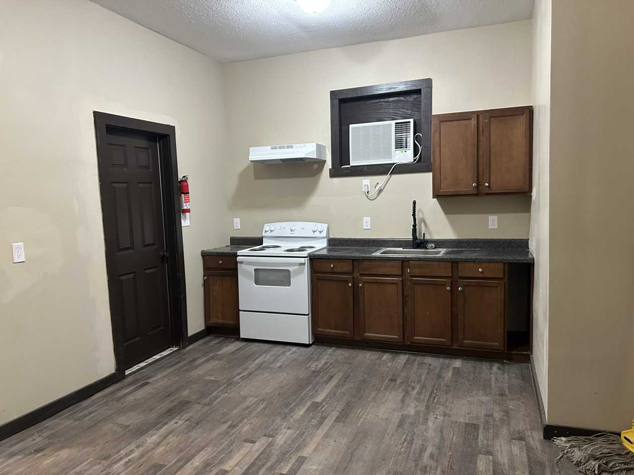 1520 Canton Street #B - Photo 2 of 6