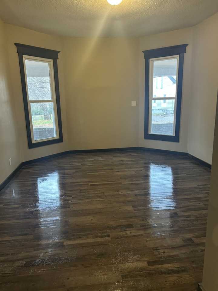 1520 Canton Street #B - Photo 6 of 6