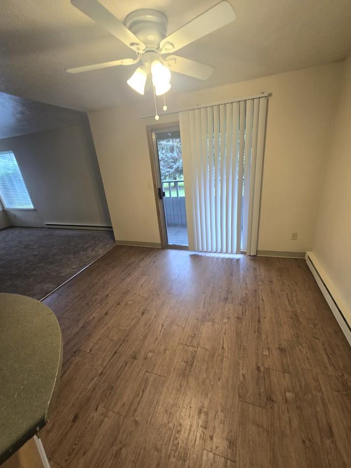 411 W Bellwood Dr #31 - Photo 4 of 17