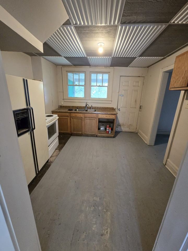 1925 Foster Ave #NA - Photo 2 of 18