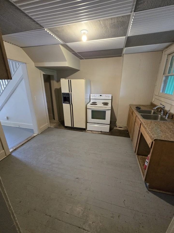 1925 Foster Ave #NA - Photo 3 of 18