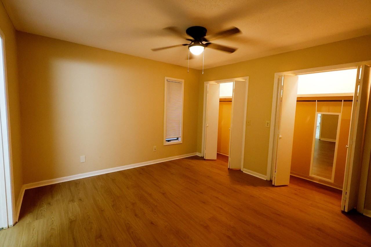 372 Hummingbird Cir #372 - Photo 4 of 10