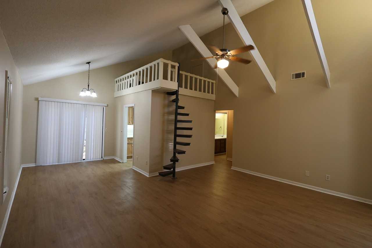 372 Hummingbird Cir #372 - Photo 7 of 10