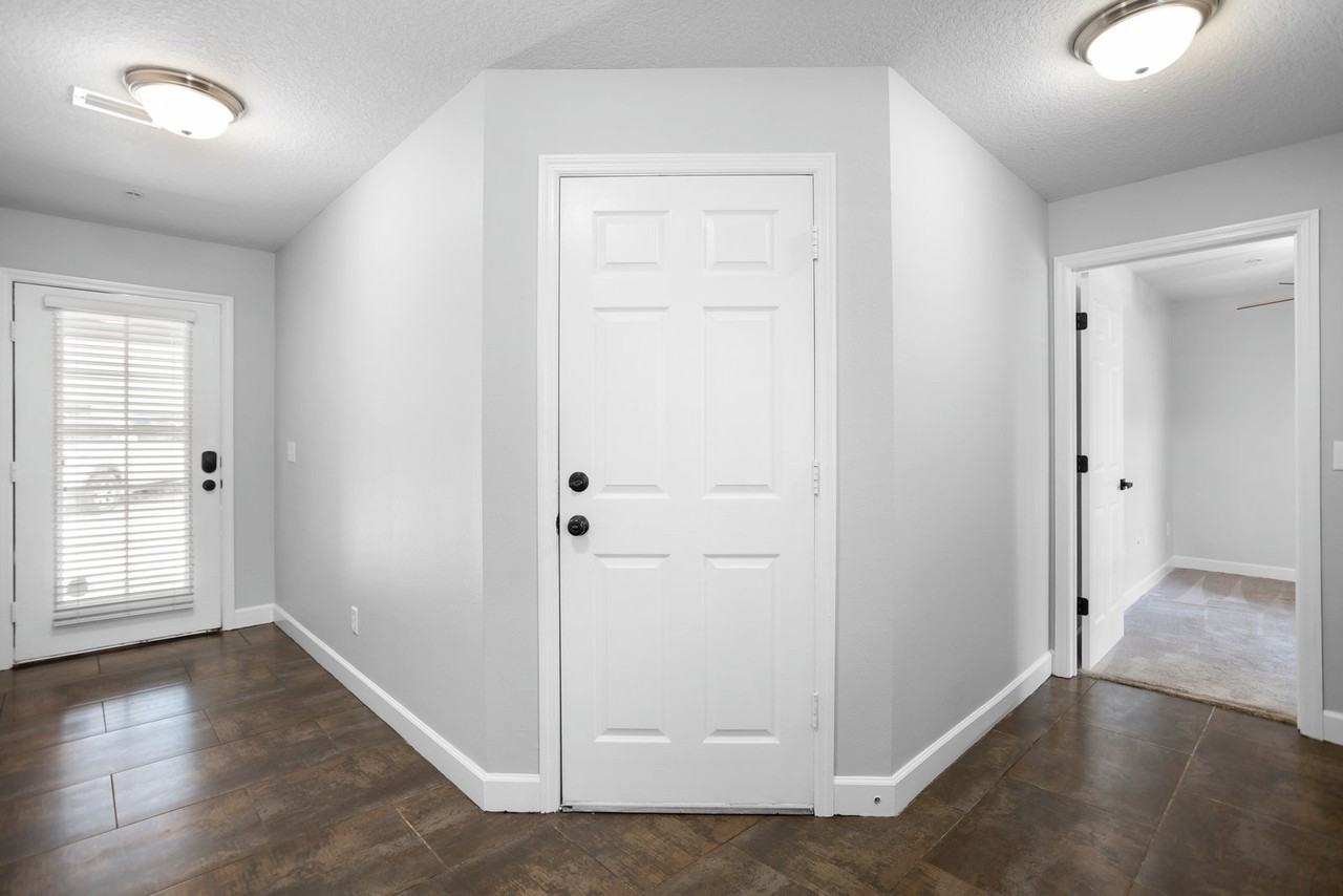 3111 W De Leon St #3 - Photo 6 of 37