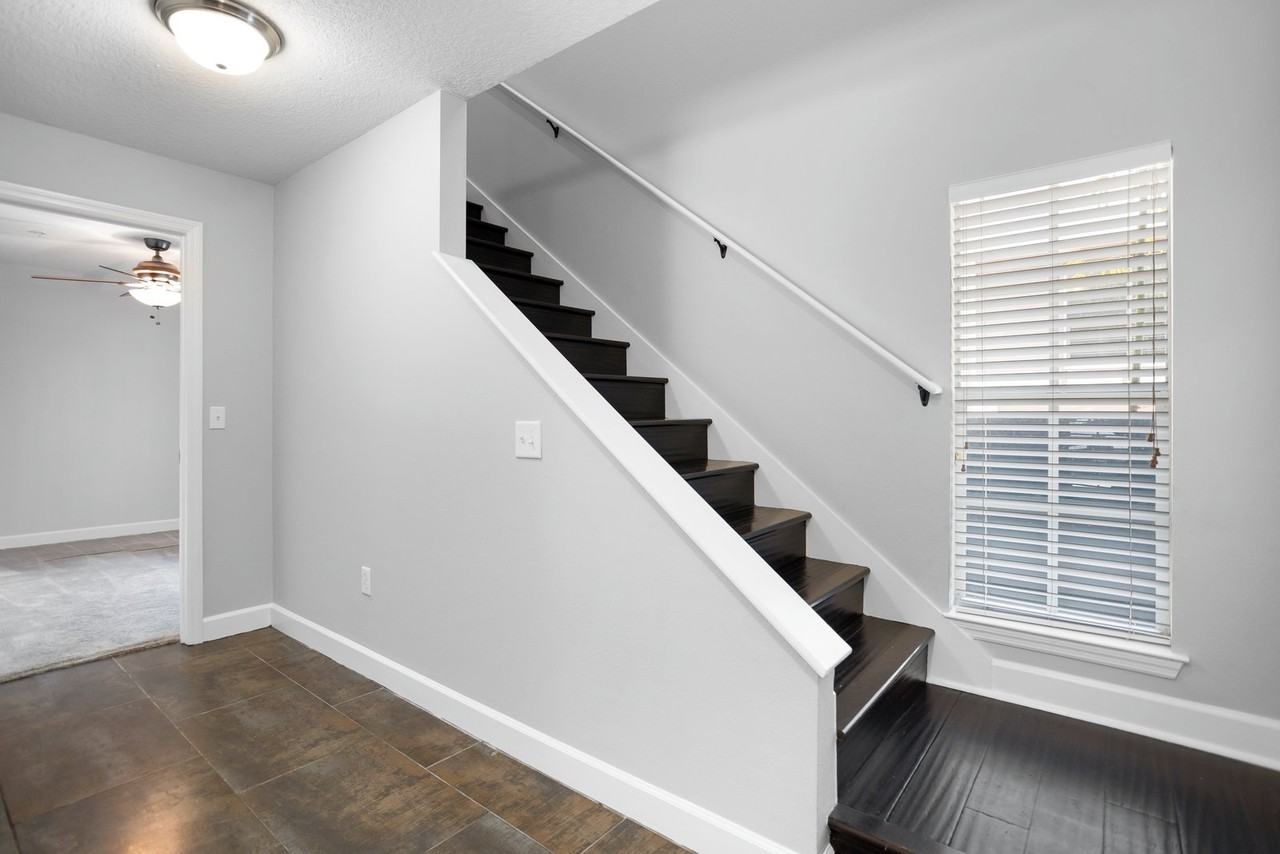 3111 W De Leon St #3 - Photo 7 of 37