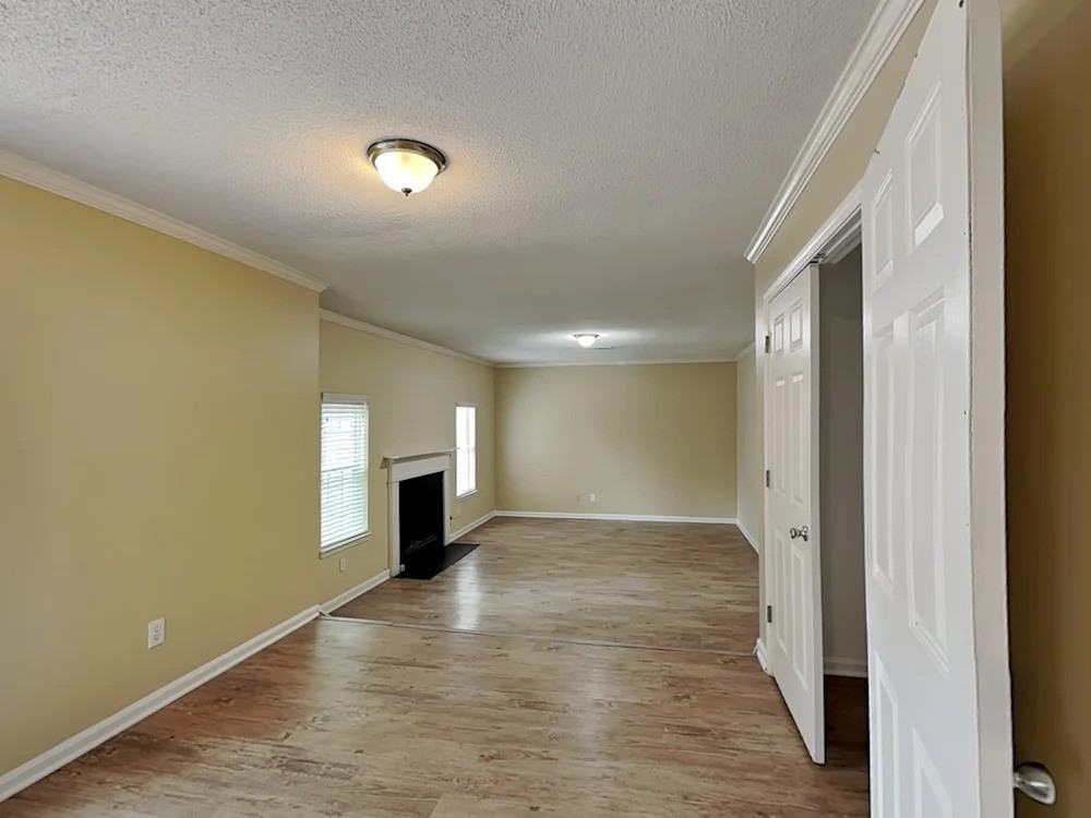 408 Leafmore Rd Sw #NA - Photo 4 of 16