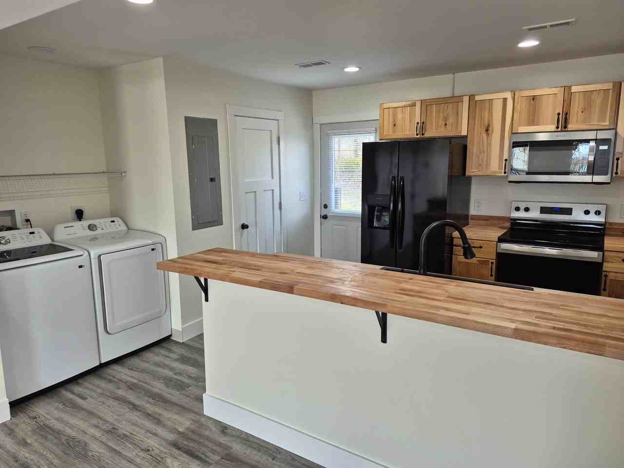 Iowa St #C - Photo 4 of 16