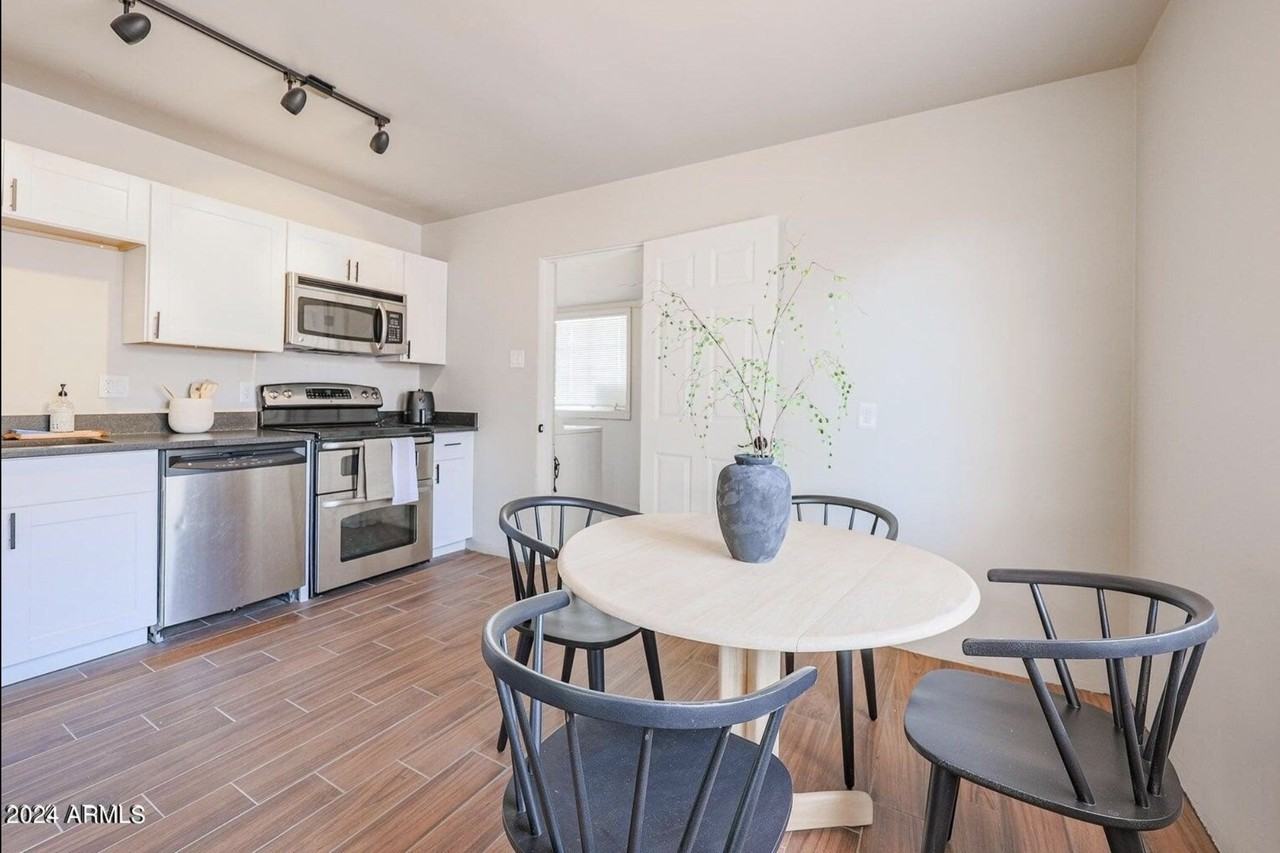 3611 N 21st Dr #NA - Photo 5 of 10