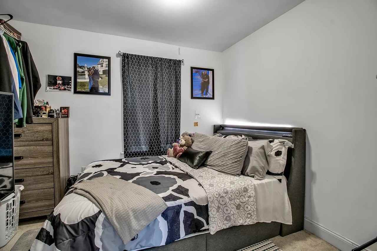 364 Hudson St - Photo 6 of 7