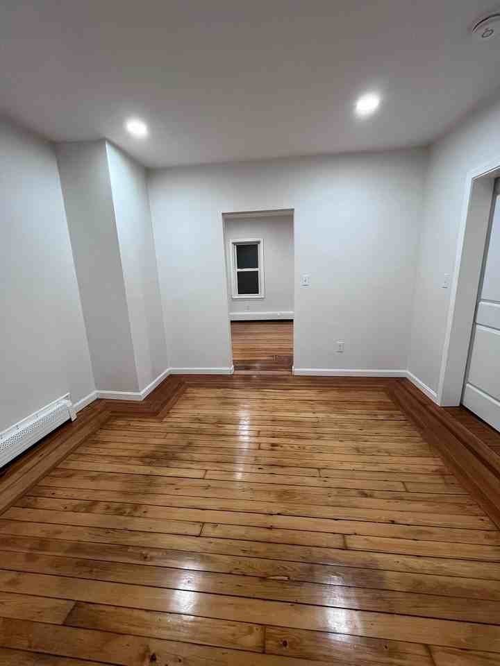 137 Worcester Ave #1 - Photo 4 of 18