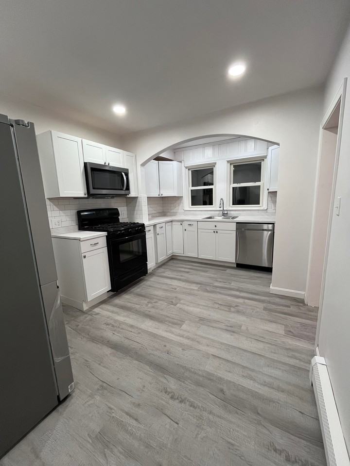 137 Worcester Ave #1 - Photo 7 of 18