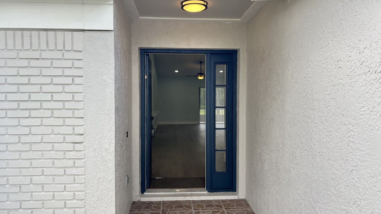 567 Queensbridge Dr #NA - Photo 5 of 30