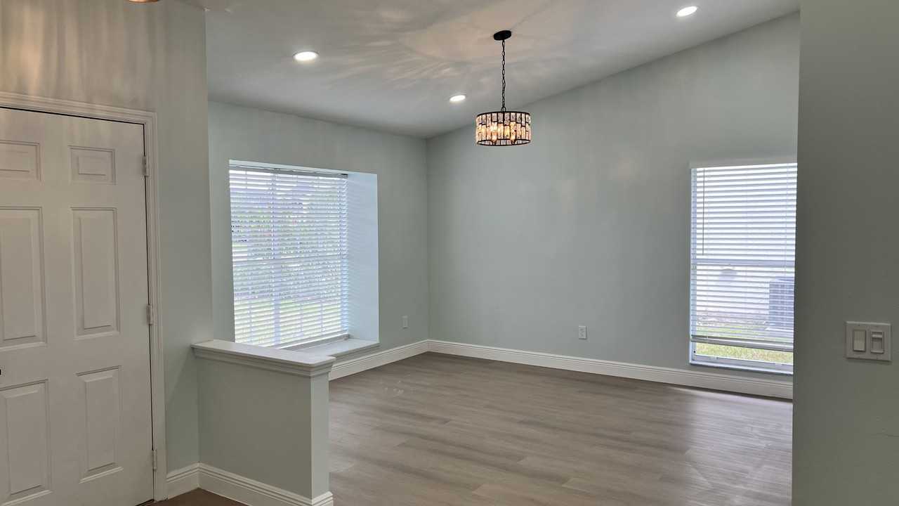 567 Queensbridge Dr #NA - Photo 7 of 30