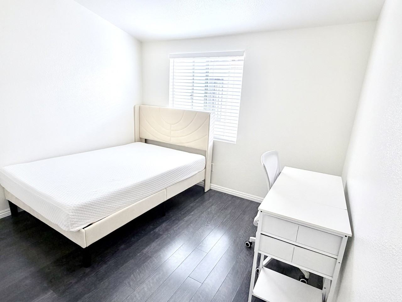 12943 Homestead Pl - Photo 6 of 9