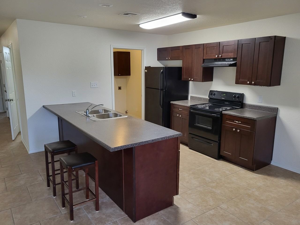 1107 Hailey St Sw #NA - Photo 2 of 12