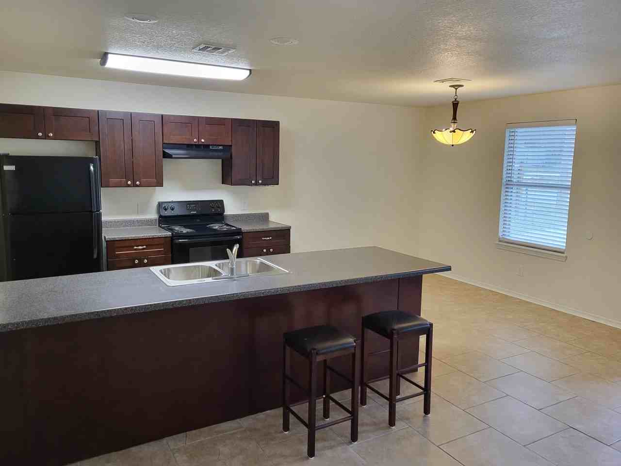 1107 Hailey St Sw #NA - Photo 4 of 12