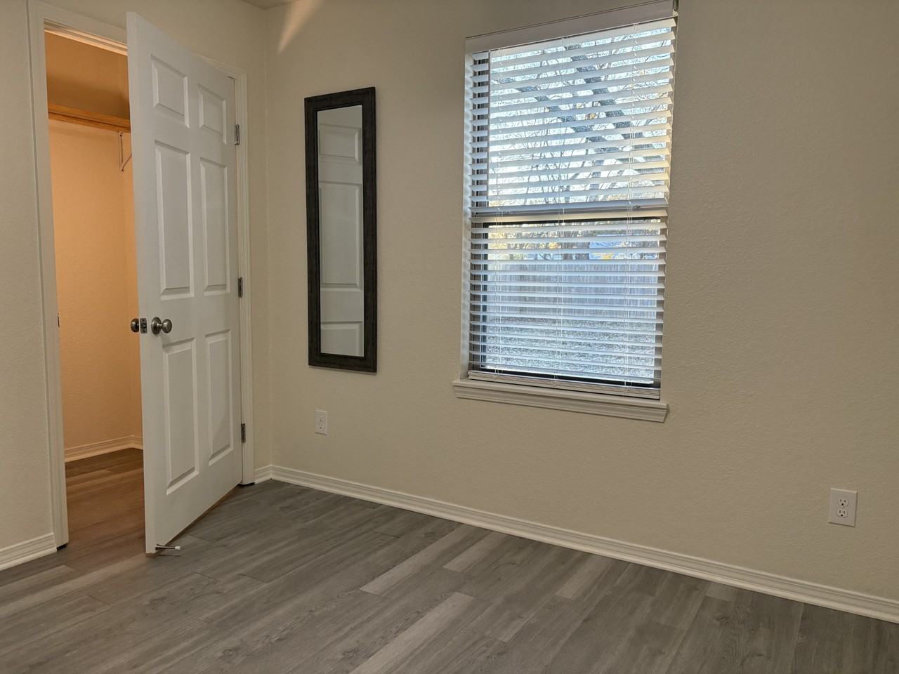 1107 Hailey St Sw #NA - Photo 7 of 12