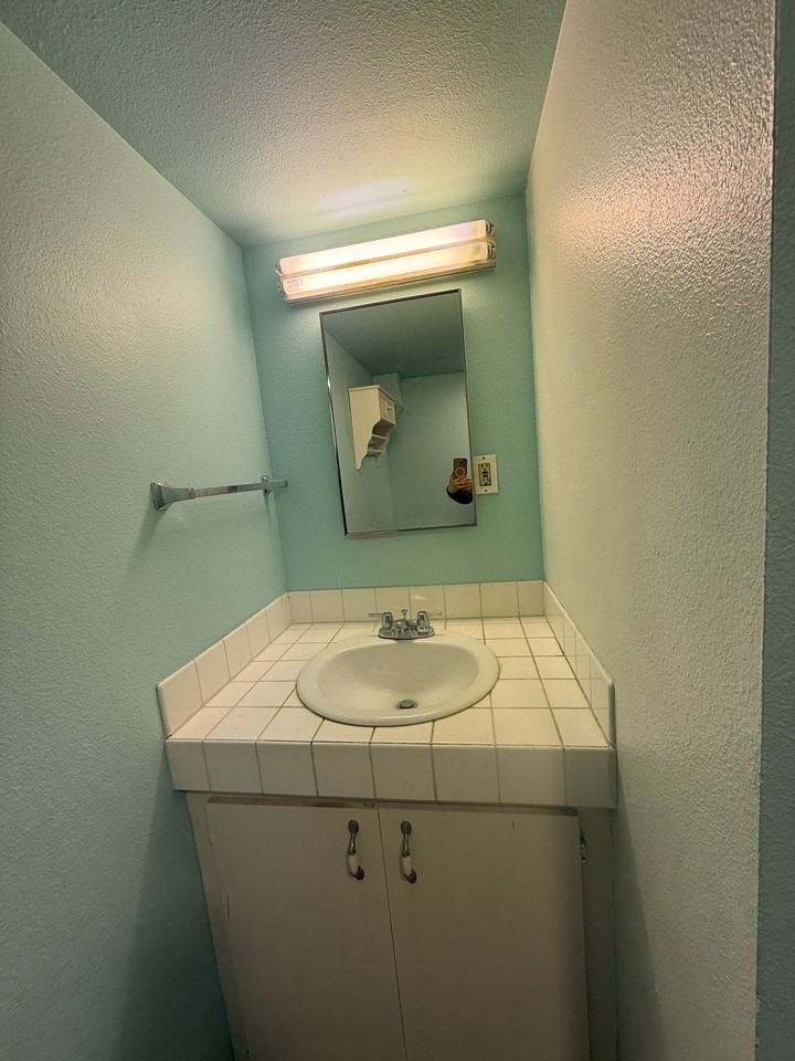 7315 151st Ave Ne #3 - Photo 2 of 11