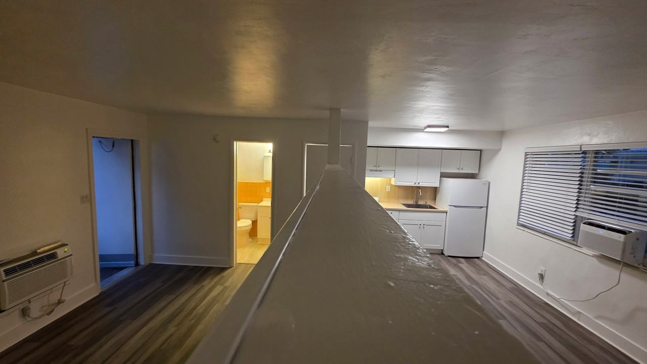 2850 Sw 18th Ter #14 - Photo 4 of 9