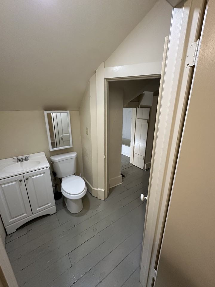 610 S Green St #NA - Photo 6 of 9