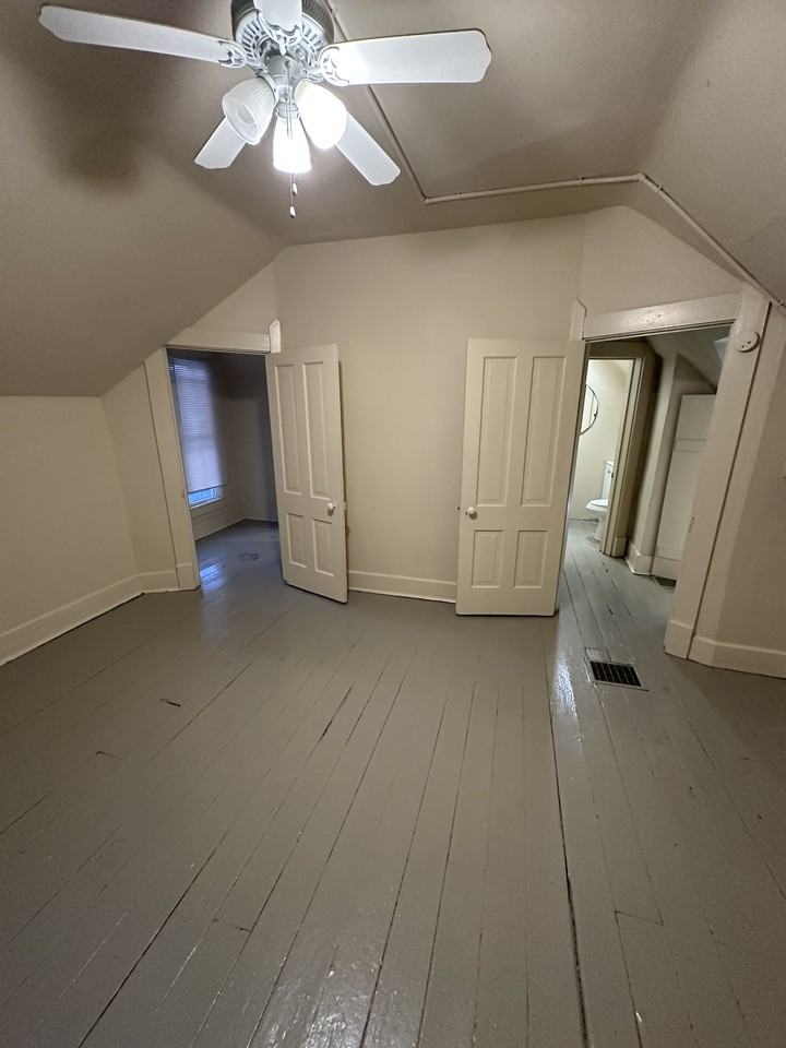 610 S Green St #NA - Photo 7 of 9