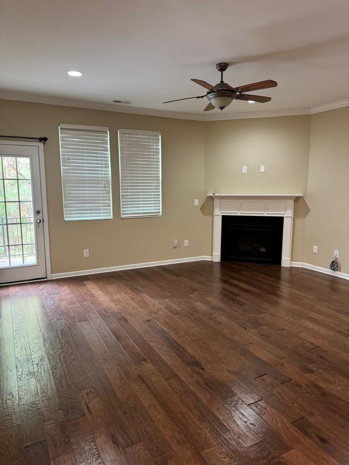 538 Libson St #1 - Photo 3 of 16