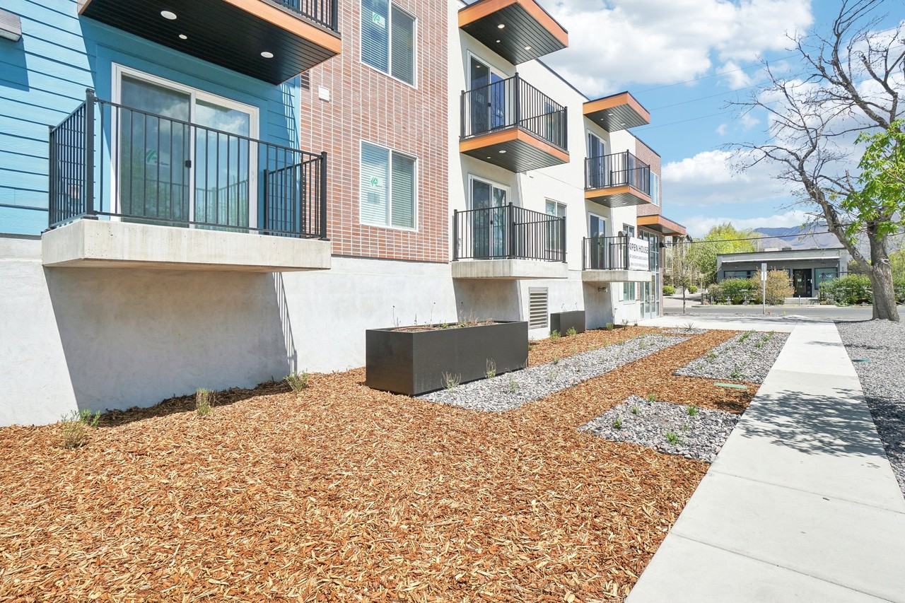 1326 S 500 E #201 - Photo 5 of 8