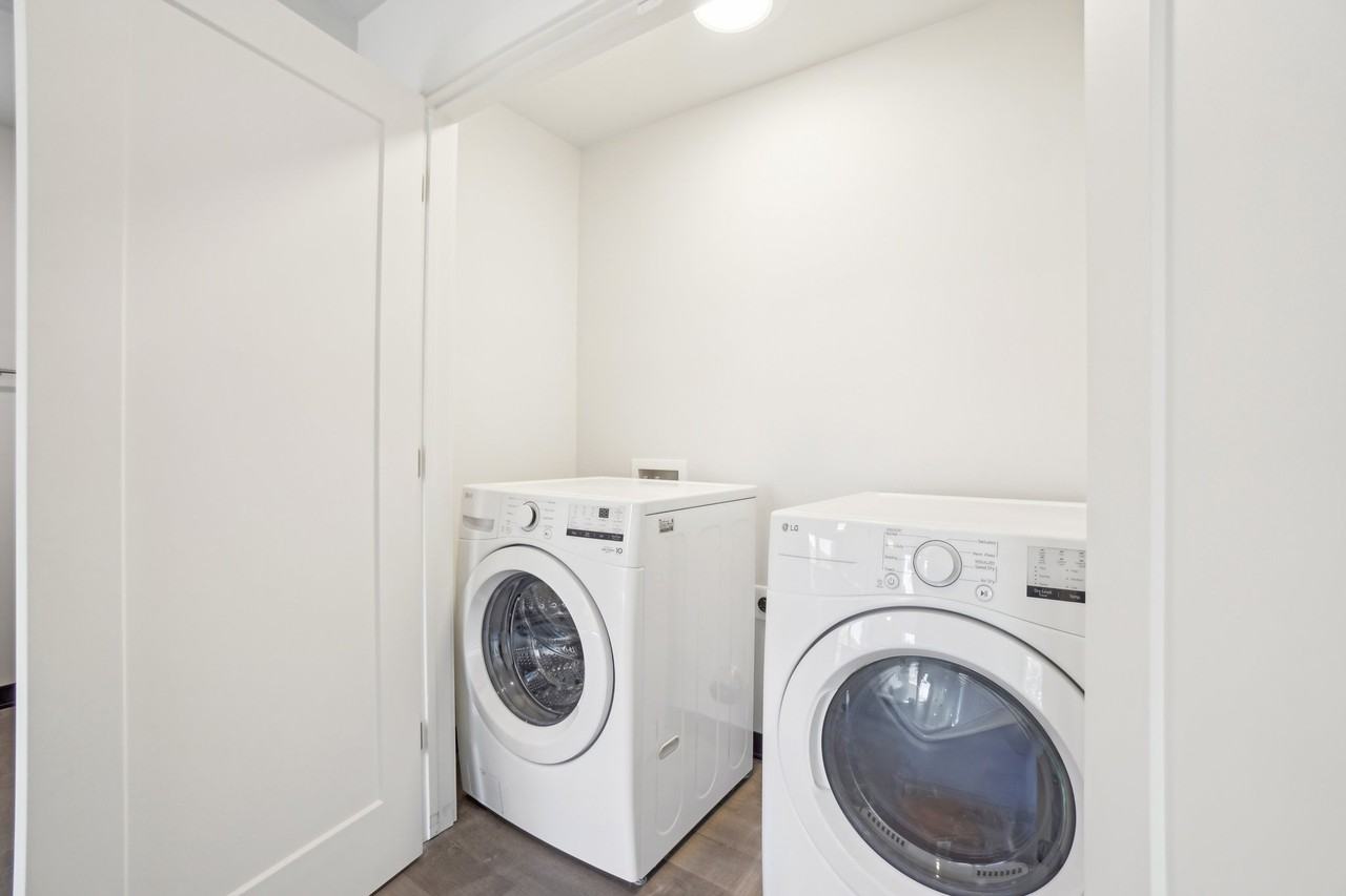 1326 S 500 E #201 - Photo 7 of 8