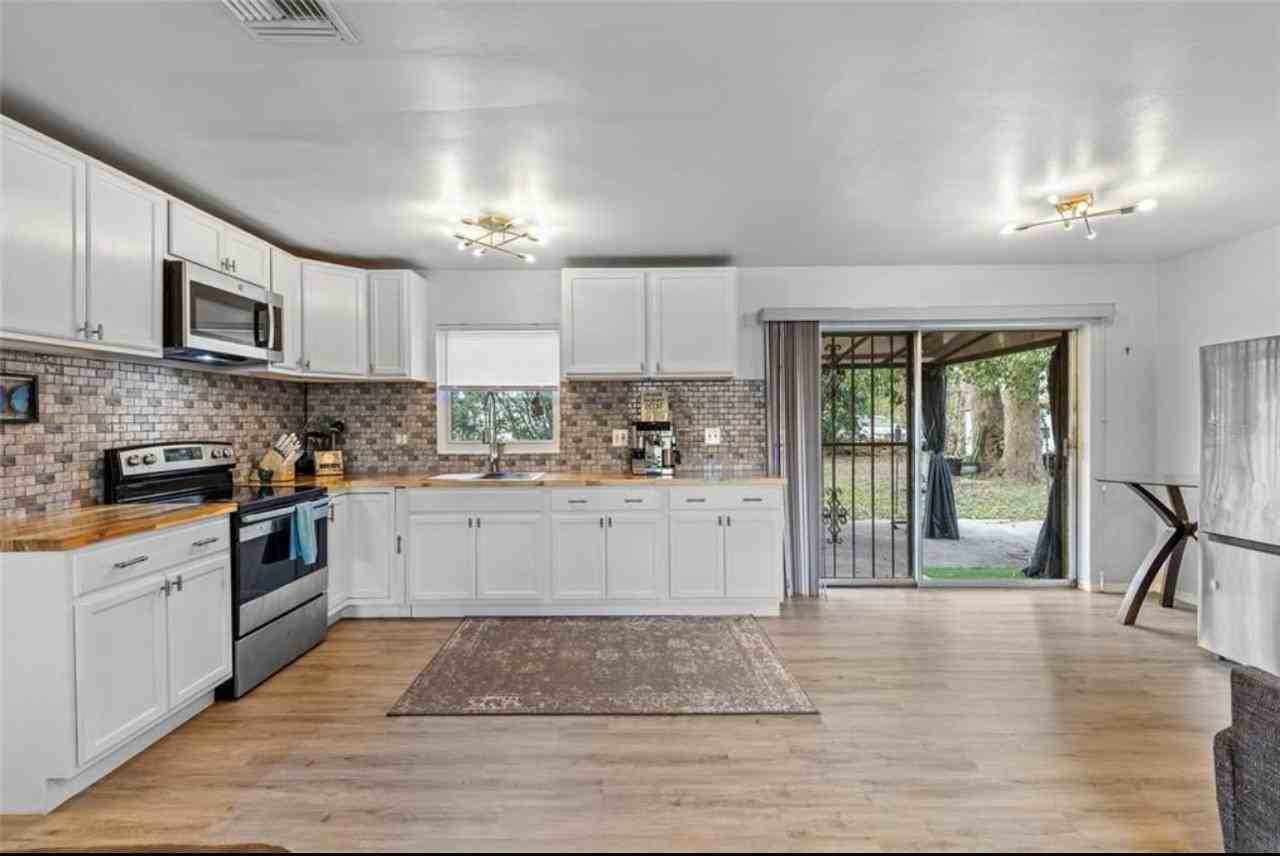 4618 Se 2nd Pl #NA - Photo 5 of 8