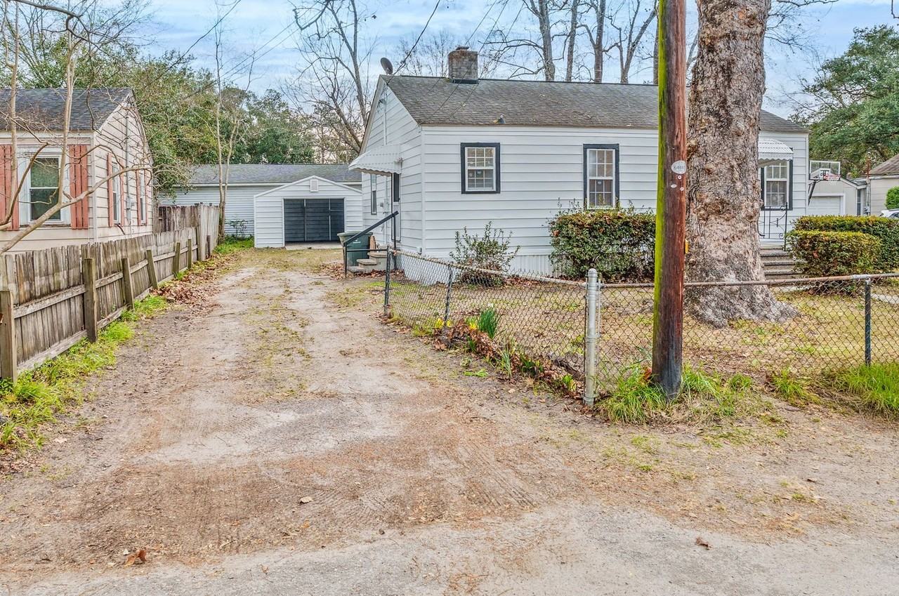 5744 Hoover Ave - Photo 4 of 18