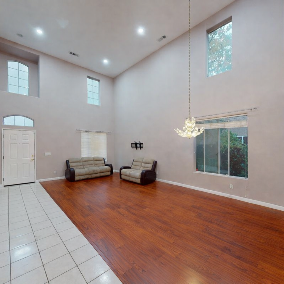 2638 E Skyview Ave #NA - Photo 3 of 21