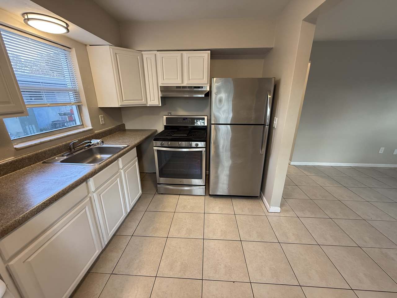 1407 S Madison Ave #A - Photo 2 of 10