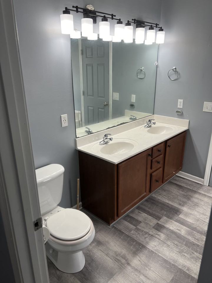 1044 Cindy Jo Ct #NA - Photo 3 of 50