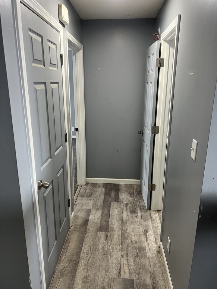 1044 Cindy Jo Ct #NA - Photo 4 of 50