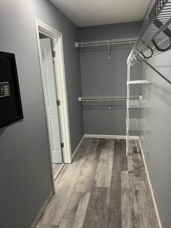 1044 Cindy Jo Ct #NA - Photo 7 of 50