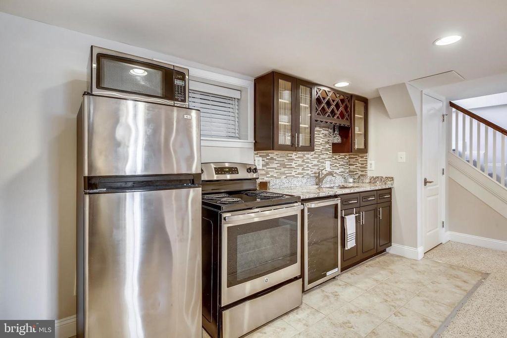 905 Quackenbos St Nw #NA - Photo 3 of 7