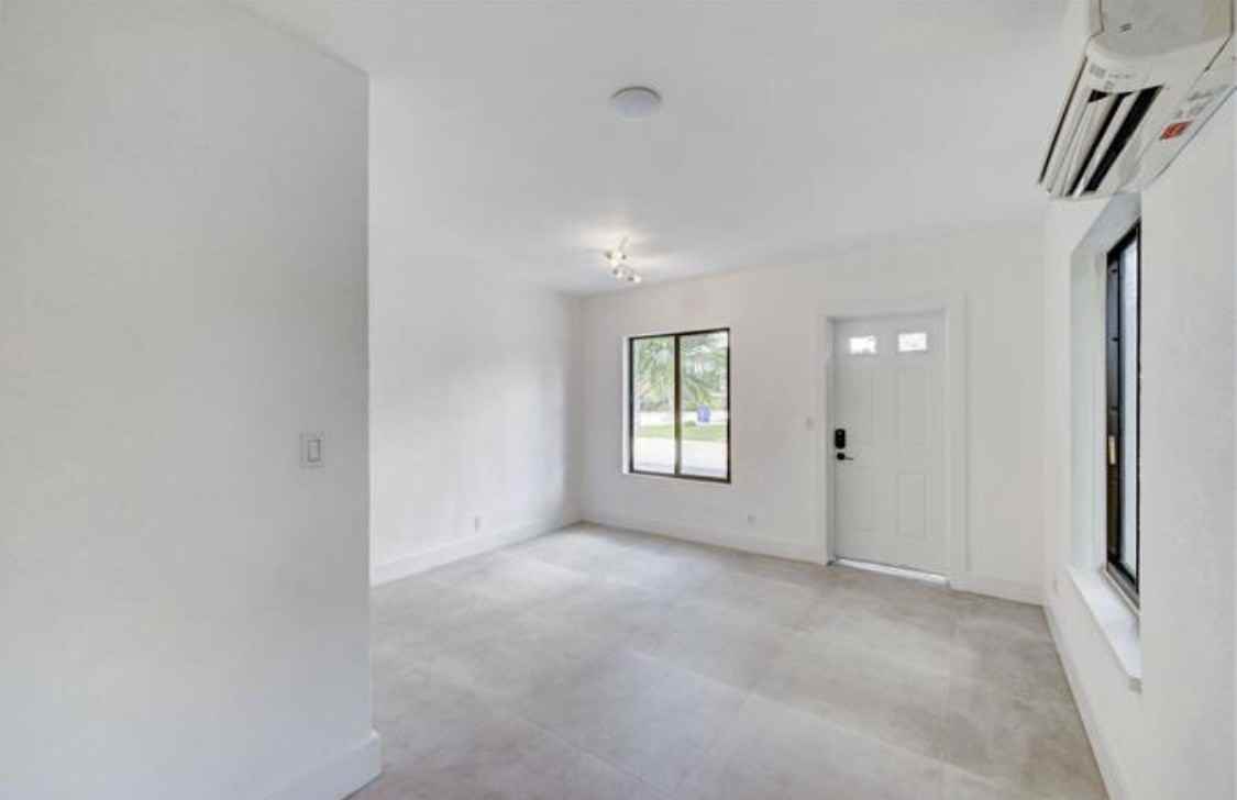 1500 Ne 12th St #1 - Photo 3 of 9