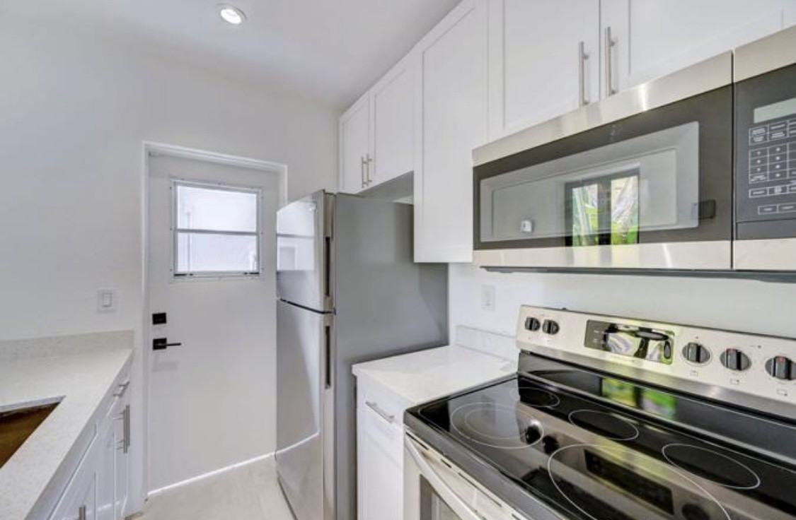 1500 Ne 12th St #1 - Photo 5 of 9