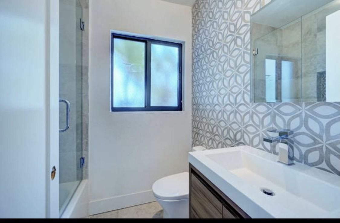 1500 Ne 12th St #1 - Photo 6 of 9