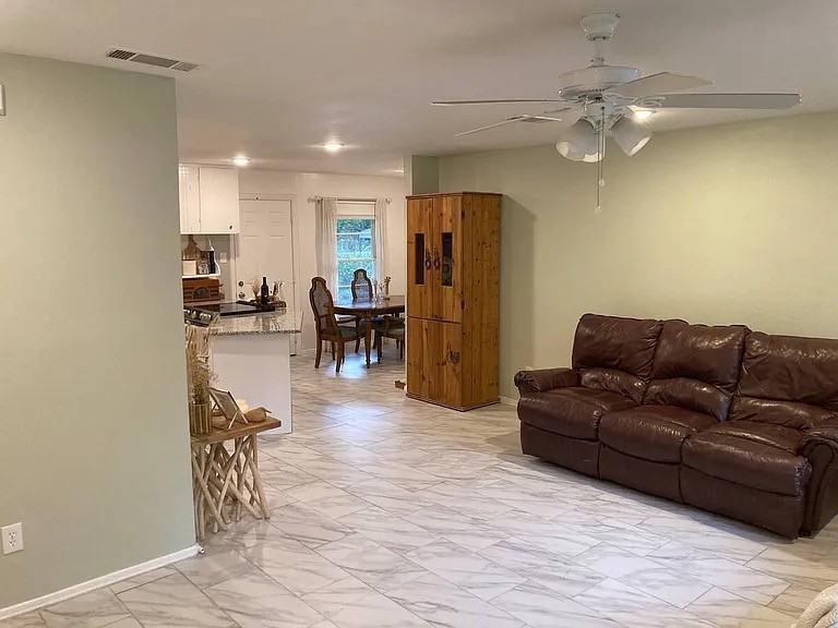 211 Davidson Dr #1 - Photo 2 of 11