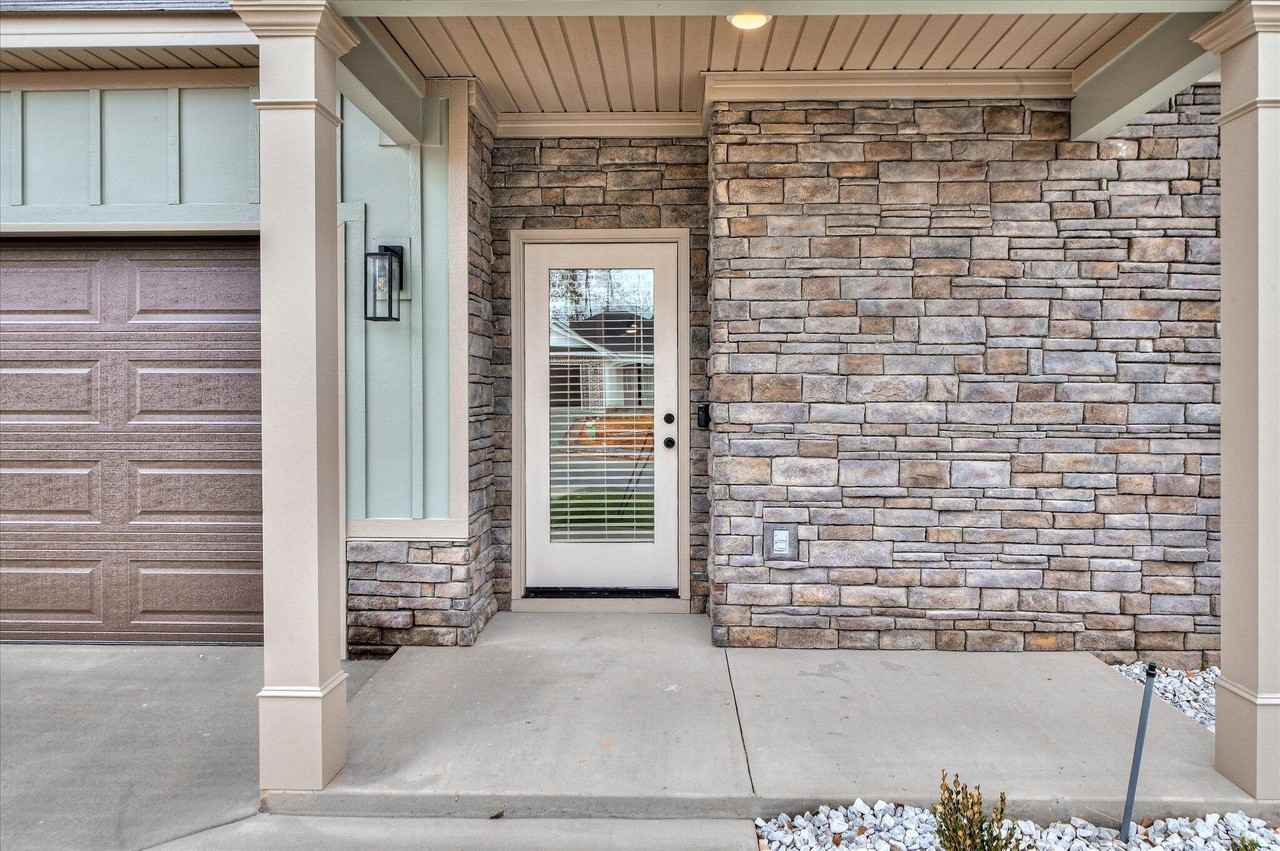 3094 Banter Dr - Photo 2 of 29