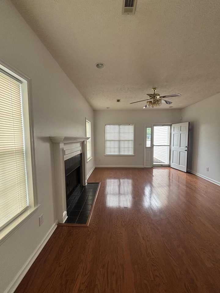 181 Shelby Dr - Photo 5 of 25